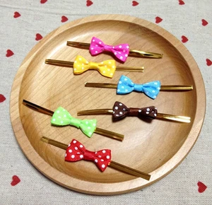 100Pcs Metallic Twist Tie & Spotty Bow F. Party Cello Cellophane Gift Cone Bags - Picture 1 of 4