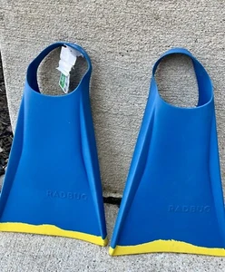 New Youth Swim Fins. Great For Swim, Bodyboard, Diving, Scuba. Size 6/7. - Picture 1 of 4