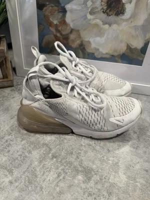 Nike Air Max 270 Zapatos Talla 6Y Triple Blanco Atlético Correr Entrenamiento Tenis Foto 1 de 4