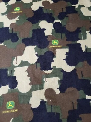 Tela de franela John Deere - VENDIDO por yarda O 1/2 yarda Foto 1 de 4