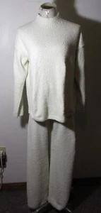Fleece UNI QLO Ivory Beige Warm Fleece 2 Pc Pants & Top Outfit Size M - Picture 1 of 10