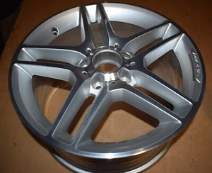 1x Original Mercedes w204 C Klasse Alufelge 17 Zoll a2044012400 8,5Jx17 Et58 - Picture 1 of 6