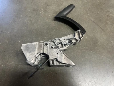 Manija de freno E de emergencia OEM 9582 2009 2010 2011 2012 AUDI A3 TDI Foto 1 de 4