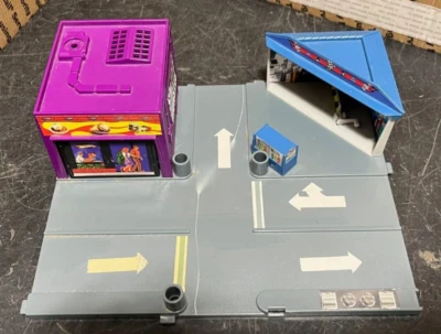 Nice Hot Wheels Mega City 2007 Single Block Purple Cafe Play Set 1718UX! - Image 1 of 4