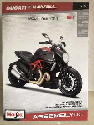 Maisto 1:12 DUCATI Diavel Carbono Motocicleta Línea de Montaje Modelo Kit Juguete  Foto 1 de 4