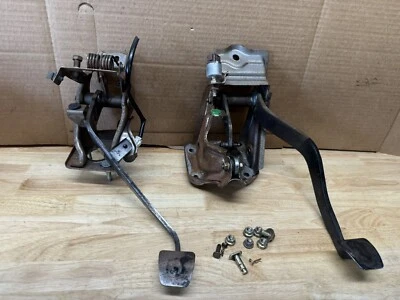 Toyota Tundra 2003 embrague y pedal de freno cambio o repuesto Foto 1 de 4