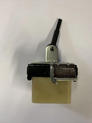 New nos oem F1HH19A642AA F1HZ19986A Blower switch F1HH-19A642-AA - Image 1 of 3