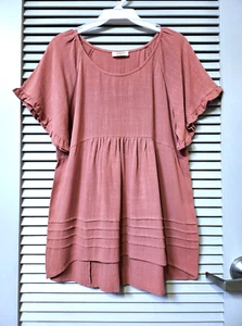 rote Bohne Biesen Rüschen Slev Plissee Top M mit Anthropologie Ohrringe - Bild 1 von 3