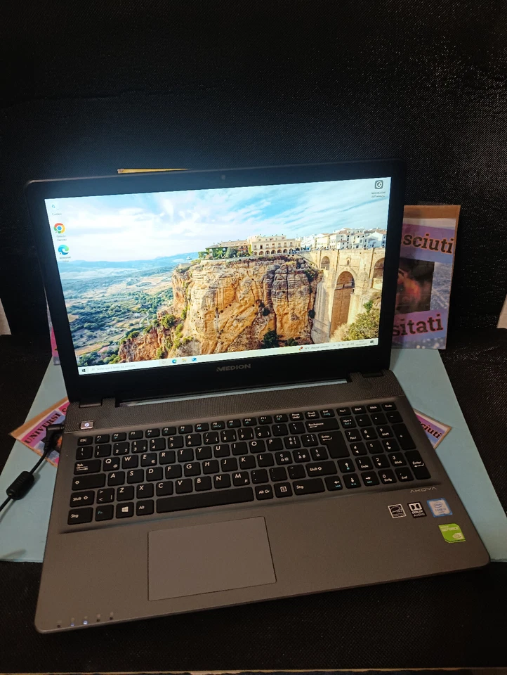 Medion Akoya P6660 15,6" FULLHD i3-2,3Ghz 128GB NVME 8GB GRAFICA NVIDIA WIN11 - Immagine 1 di 4