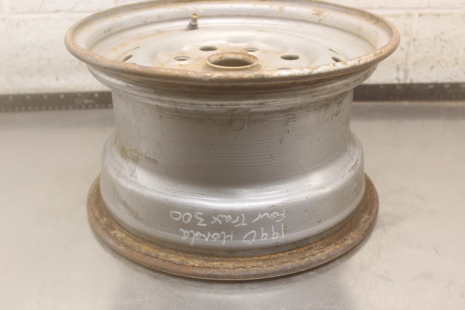 1990 年本田 FourTrax 300 TRX300 2x4 前轮 RIM I5 — 第 1/4 张图片