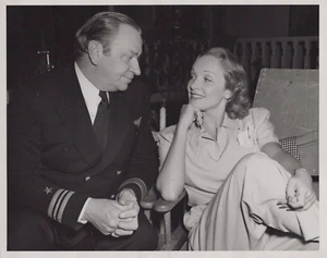 HOLLYWOOD MARLENE DIETRICH + WALLACE BEERY 1939 BEHIND SCENES ORIG PHOTO 59 - Picture 1 of 2