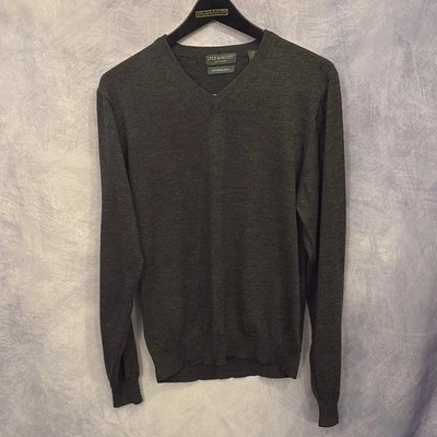 Men’s Lyle & Scott Gray V-Neck Sweater Timeless Knitwear Small Merino Wool - Изображение 1 из 4