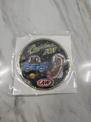 Винтажная круглая наклейка A&W Cruisin Outersspace Restaurants Root Beer Float - Изображение 1 из 3