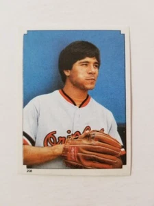 TIPPY MARTINEZ 1984 TOPPS ALBUM STICKER #208 BALTIMORE ORIOLES - Picture 1 of 2