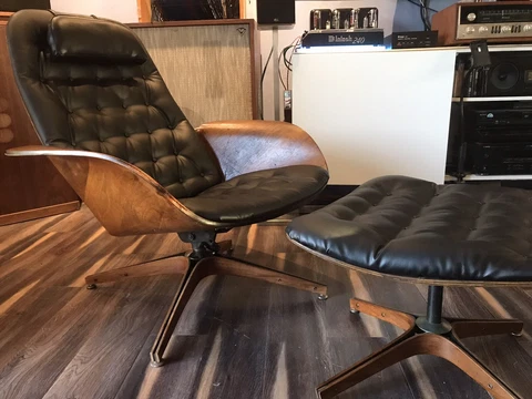 Mid-Century Modern Lounge Chair and Ottoman by George Mulhauser for Plycraft Cover