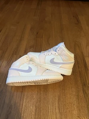 Nike Air Jordan 1 Mid GS Rosa Lavado Violeta Blanco Escarcha FD8780-601 Talla 6.5y Foto 1 de 4