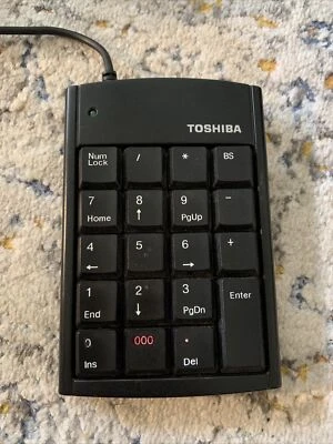 Toshiba USB Numeric Keypad Slim PA1390U-1NKP + 2 Female USB Port - Image 1 of 4