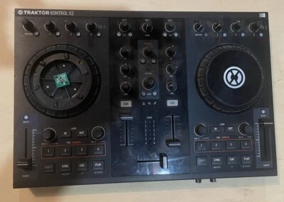 TRAKTOR KONTROL S2 MK1 Native Instruments - FOR PARTS/NOT WORKING *READ* - Image 1 of 4