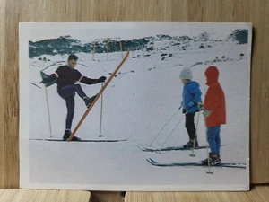 Weet Bix Snow Holiday🏆#12 THE KICK TURN 1966 Card🏆FREE POST - Picture 1 of 2