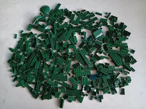 LEGO BULK LOT OF 620 DARK GREEN PLATES BRICKS SLOPES & SPECIALTY PIECES - Picture 1 of 5