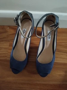 CLARKS Narrative Kendra Ella Navy Combi Shoes Heels UK 5.5 Free UK Tracked PP - Picture 1 of 5