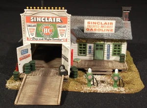Sinclair Gas Station Built & Painted White AHM Building Structure HO 1:87 Scale - Picture 1 of 9