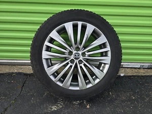 TOYOTA HIGHLANDER 20-24 WHEEL RIM 235/55R20 MICHELIN TIRE OEM - Picture 1 of 13