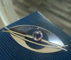 Finnish Silver & Amethyst Modernist Brooch - Kupittaan Kulta Finland h/m 1964 - Foto 1 di 6
