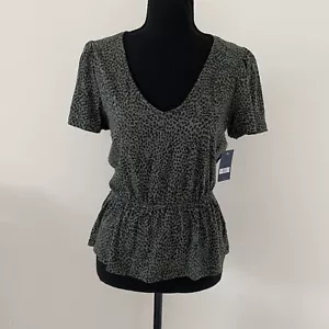 Lucky Brand 🍀 Women’s NWT V-Neck Peplum T-shirt Size S Green Leopard Print - Picture 1 of 12