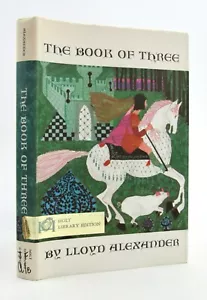 THE BOOK OF THREE Lloyd Alexander First Edition Prydain HBDJ 1st VGC ex-lib L2 - Imagen 1 de 9