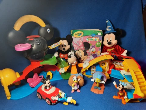 Disney Mickey Mouse Clubhouse "Fly 'n Slide" Playset W/ Camper, Plush & Figures Cover