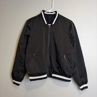 Blank NYC Jacket Sz M Women’s Black & Floral Eyelet Reversible Varsity Bomber Foto 1 de 4