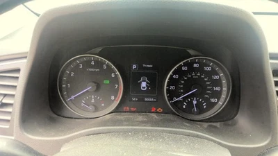 Medidor de velocímetro usado se adapta a: Hyundai Elantra Cluster 2018 mercado de EE. UU. MPH sedán 2. Foto 1 de 4
