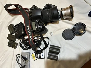 Canon Digitalkamera DS6031 mit Sigma 18–50 mm Zoom & Makro-Weitwinkelobjektiven, Taschenset - Bild 1 von 24