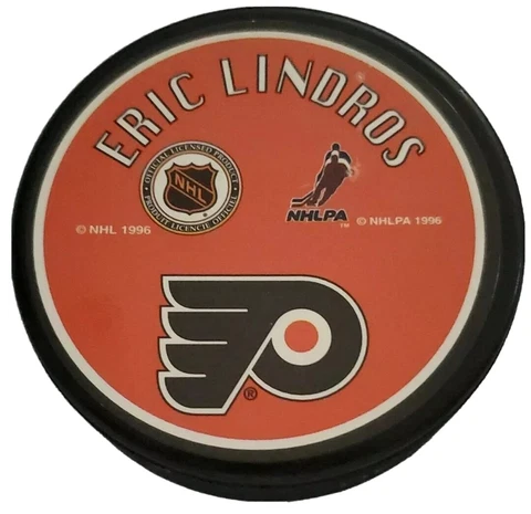 ERIC LINDROS #88 FLYERS NHL NHLPA 1996 PHOTO VINTAGE PUCK 🇸🇰 STAMPED ON SIG! Cover
