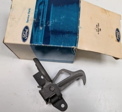 NOS 1978-83 FORD FAIRMONT HOOD CATCH HOOK PART# D8BZ-16892-A - Image 1 of 3