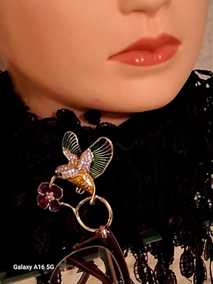 ¡NUEVO! SOPORTE MAGNÉTICO PARA GAFAS BROCHE JOYERÍA COLIBRÍ Dorado y multicolor Foto 1 de 4