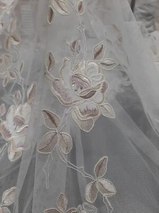 Tenda tessuto in tulle a metro fiori cipria Elegante H2,80 Mt - Foto 1 di 4