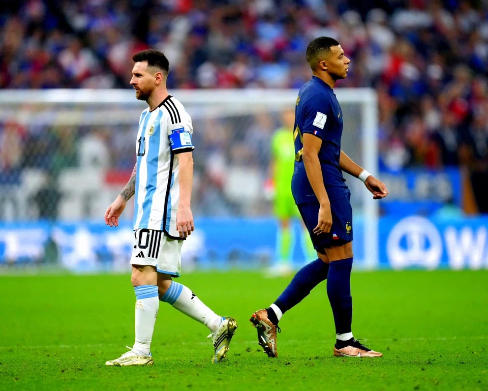 8x10 Photo LIONEL “LEO” MESSI/KYLIAN MBAPPE Argentina France World Cup Soccer - Image 1 of 1