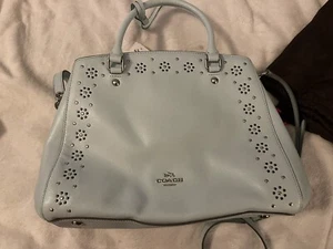 Borsa a mano Coach in pelle blu chiaro acqua nuova con etichette - Foto 1 di 3