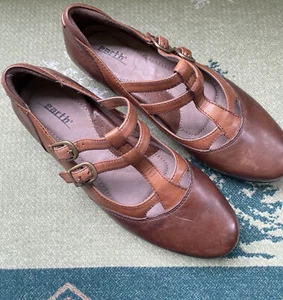 EARTH Gemma Mujer’s 8.5 B Zapatos Mary Jane Cuero Marrón 2 Tonos Colegiala Zapatos - Imagen 1 de 6