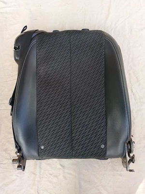 11 12 13 14 15 16 17 18 19 20 Toyota Sienna SE Asiento Respaldo Segunda Fila Izquierdo Foto 1 de 4