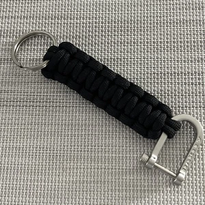 OAKLEY Black Paracord Keychain w/ SHACKLE & Key Loop Metal Alloy 5" - Picture 1 of 3