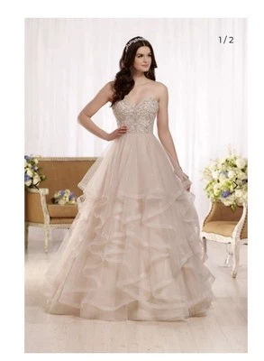 Beautiful ivory strapless wedding dress - Image 1 of 4