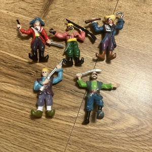 5 PIRATEN & SWASHBUCKLERS ACTIONFIGUREN 2,5-3" GROSSE ZAPFENBEINE ~ HANDHAKEN - Bild 1 von 3
