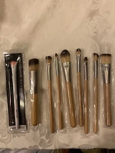 9 pennelli trucco nuovi - Foto 1 di 1