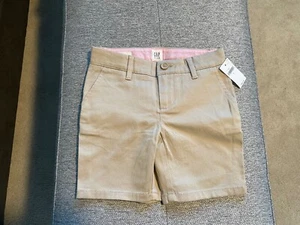 NWT Gap Little Girls Flat Front Khaki Shorts Size 5 Regular - Picture 1 of 4