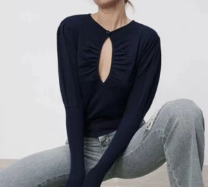 ZARA marineblauer Strickpullover mit Schlüssellochausschnitt Blogger Favorit Größe S neu mit Etikett SO OOS - Bild 1 von 7