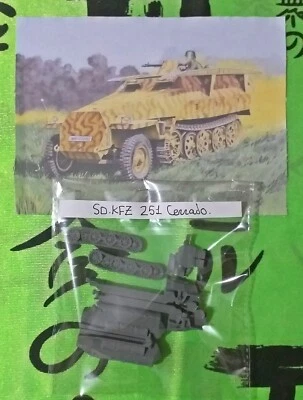 Kit maqueta para montar y pintar - Vehículo militar - Sd.Kfz 251 closed - 1/72 . - Immagine 1 di 2