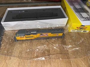 HO Genesis Union Pacific UP SD-70M diesel locomotive 4528 Building America Run - Picture 1 of 13